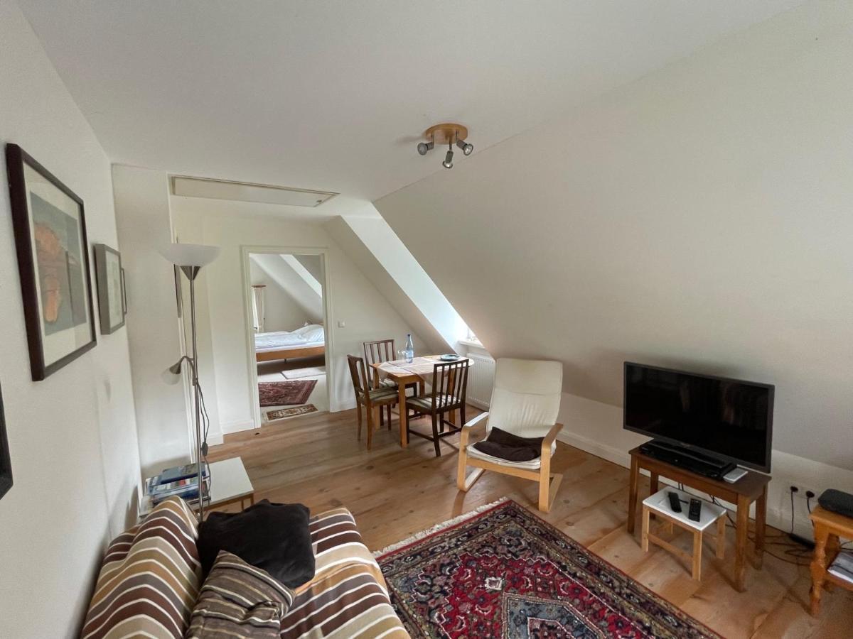 Gaestehaus Zum Krug Husum  Luaran gambar